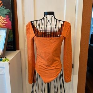 Aritzia Babaton Contour Squareneck Longsleeve Bodysuit-Sz M